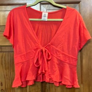 Free people summer top -tie front -ruffle bottom